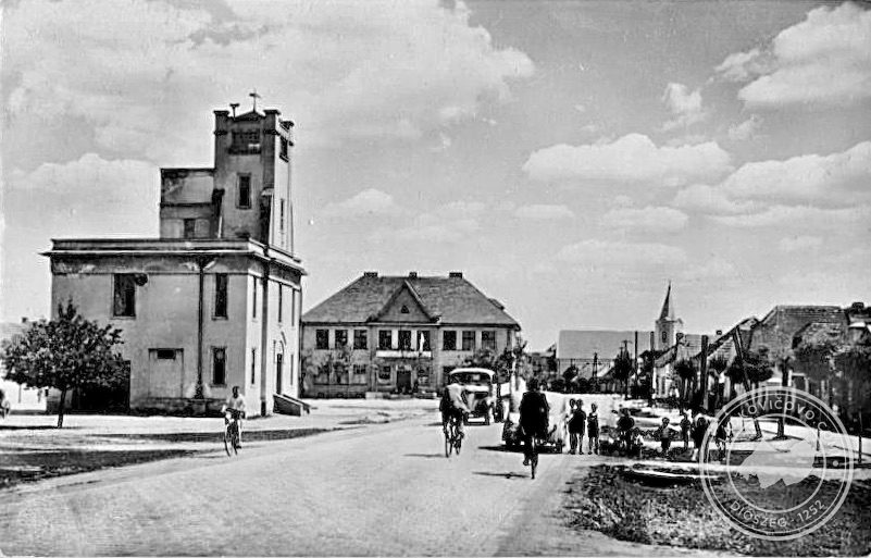 Valamikor a 20. század 50-es és 60-as éveinek fordulója táján.