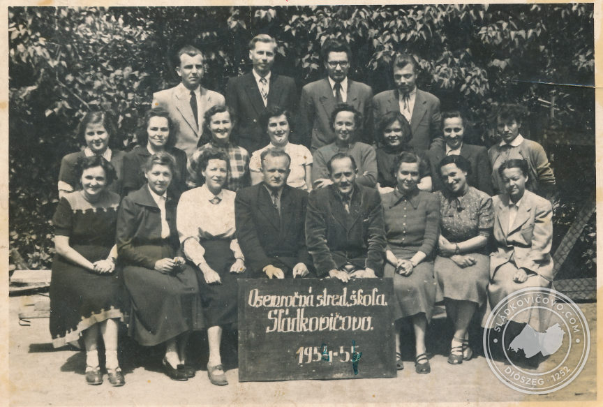 Osemročná SŠ 1954-55 učiteľský zbor